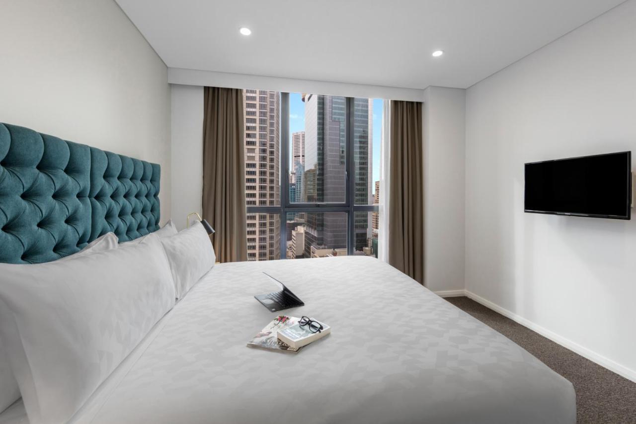 Meriton Suites Pitt Street, Sidney Dış mekan fotoğraf A bedroom at the hotel