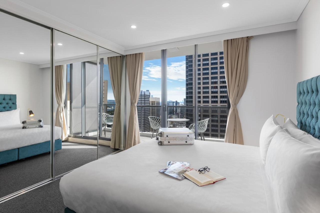 Meriton Suites Pitt Street, Sidney Dış mekan fotoğraf A bedroom at the hotel