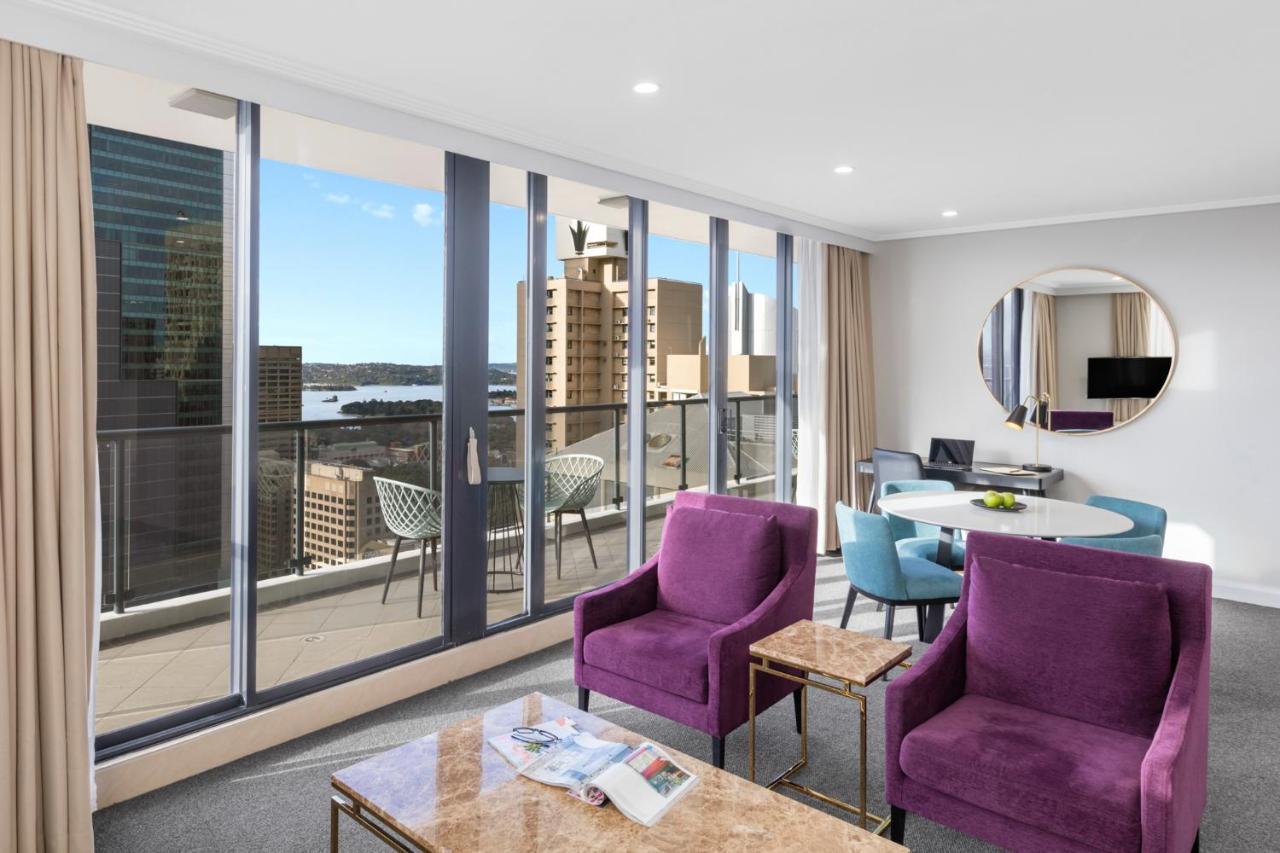 Meriton Suites Pitt Street, Sidney Dış mekan fotoğraf A staged apartment at the new complex