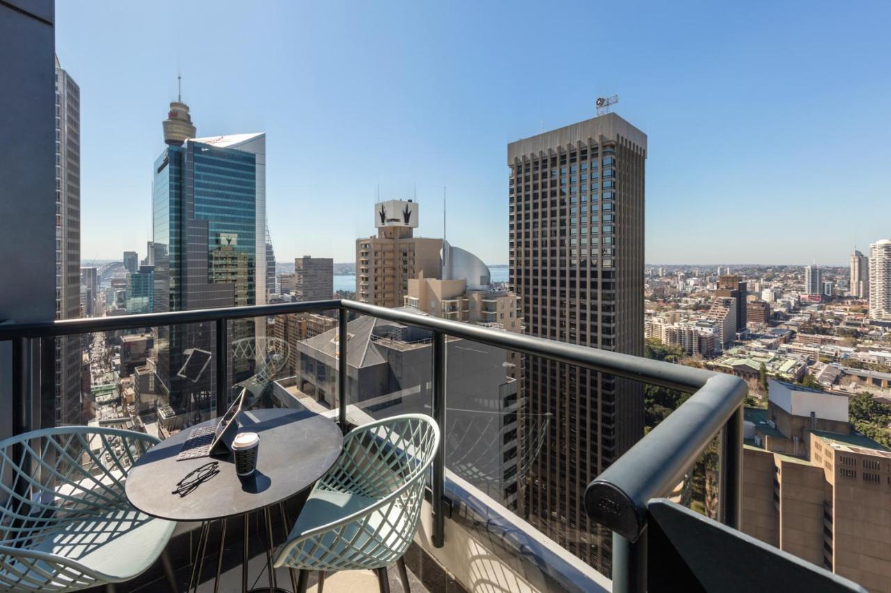 Meriton Suites Pitt Street, Sidney Dış mekan fotoğraf View from a balcony