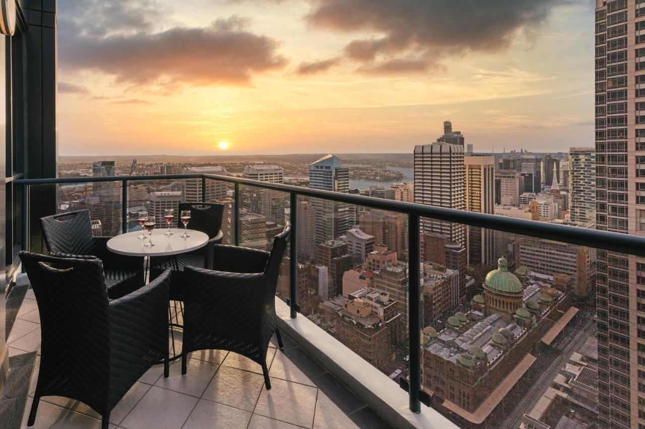 Meriton Suites Pitt Street, Sidney Dış mekan fotoğraf View from the balcony of a typical apartment