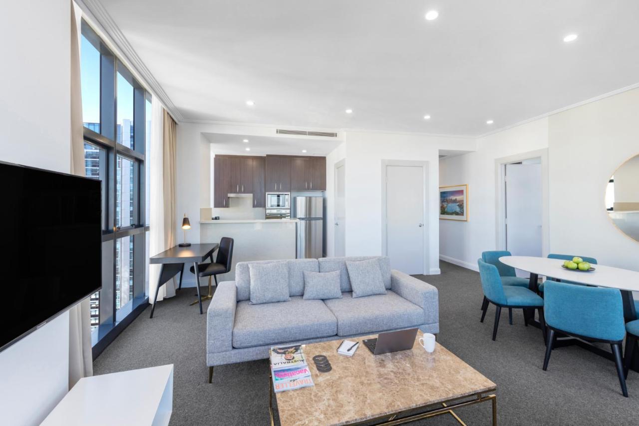 Meriton Suites Pitt Street, Sidney Dış mekan fotoğraf A staged apartment at the new complex