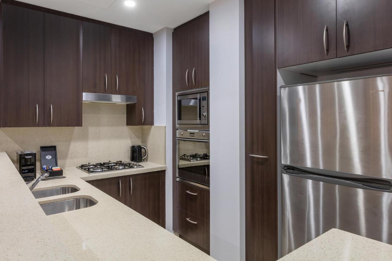 Meriton Suites Pitt Street, Sidney Dış mekan fotoğraf A kitchen in a typical apartment
