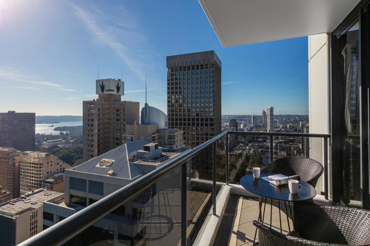 Meriton Suites Pitt Street, Sidney Dış mekan fotoğraf View from a balcony